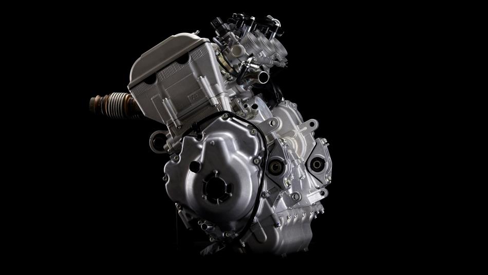 Мощный 4-тактный двигатель Genesis® High Performance